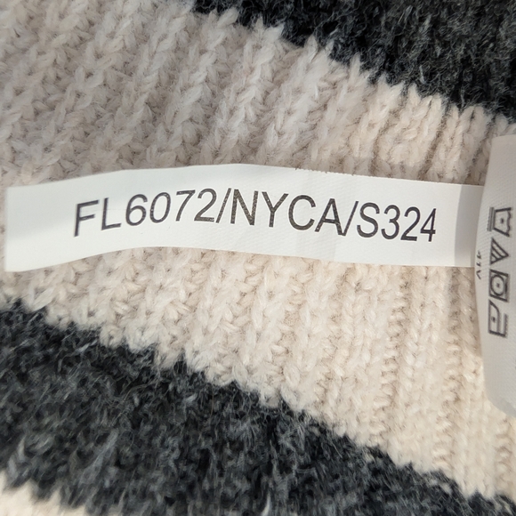 Reassembly Unisex Half Zip Sweater Size Small Chunky Knit Design With Black Stri - Picture 6 of 12